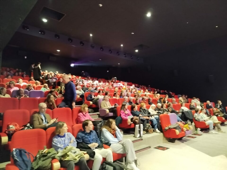 salle du cinéma ver Castelnaudary avec public