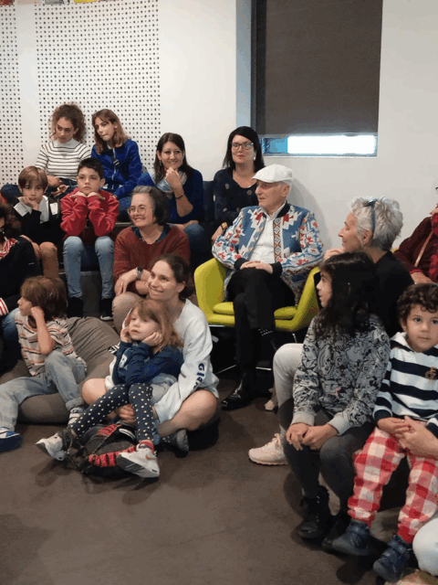 lecture a la médiathèque pour les enfants