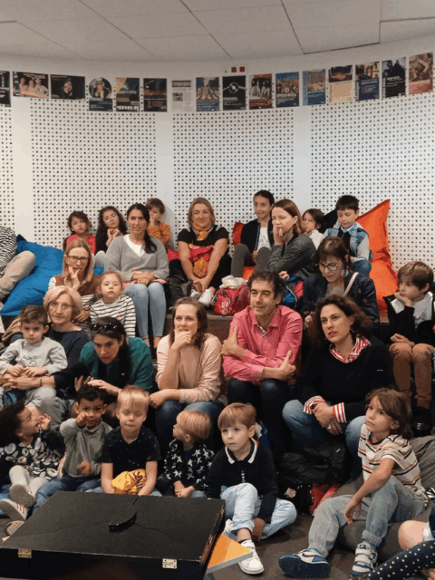 lecture pour les enfants à la médiathèque en présence de Michel Ocelot