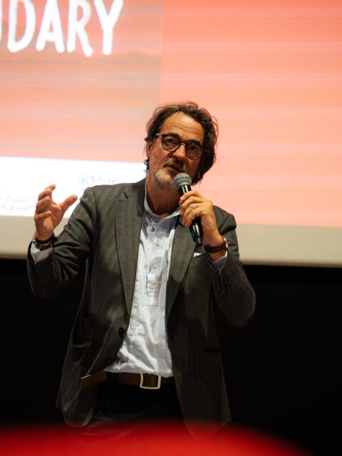 Denis Imbert avec son film "Sur les chemins noirs"