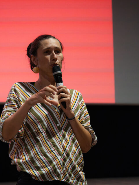 Sandra Ducasse avec le film documentaire "La réponse de la bergère"